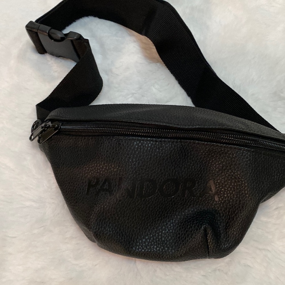NWOT Pandora pouch!!🔥❤️